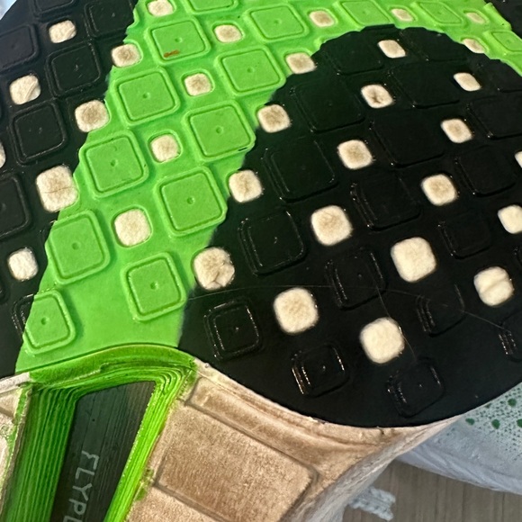 Nike Vaporfly Next% 3 - Picture 4 of 6